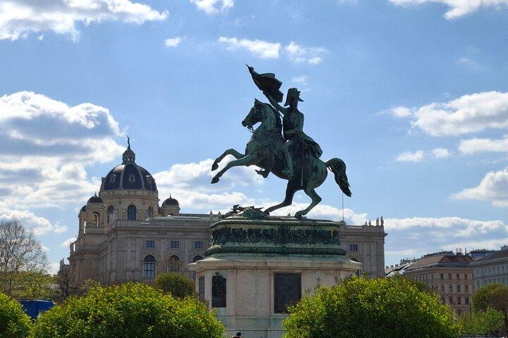 Vienna City Walk 2h: Highlights & Insights (DE/EN)
