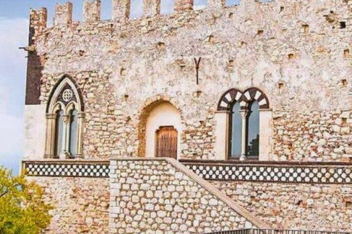 Taormina Audio Tour with App : Teatro Antico and Piazza IX Aprile