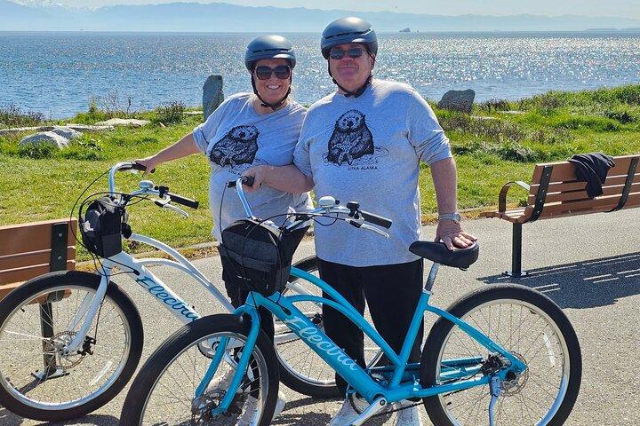 Victoria City Highlights Pedal or E-Bike Tour - Hoods & Legends