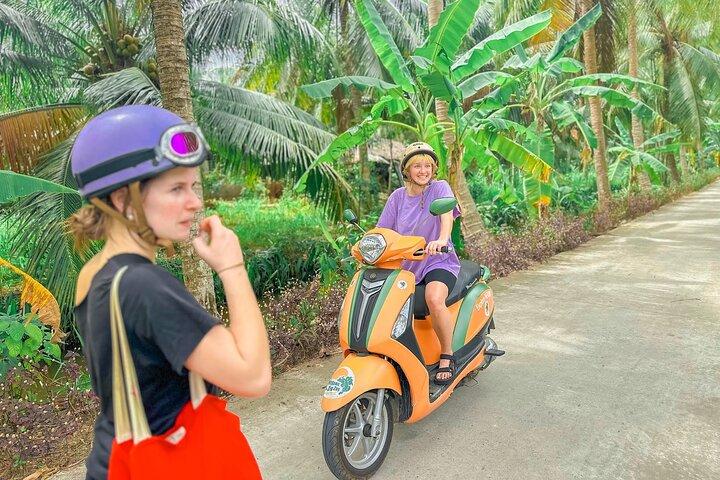 Mekong Zigzag Full Day tour: Scooter, Sailboat, Food (HCM-BenTre)