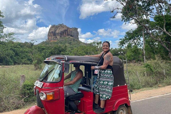 Private Sightseeing Tours in Sri Lanka with Chauffeur-Guide