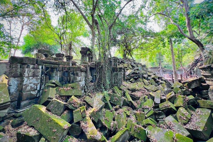 Siem Reap airport and Beng Mealea temple tour