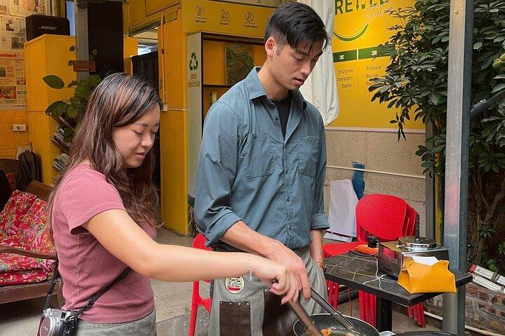 Private Vietnamese Cooking Class in Hanoi with a Local