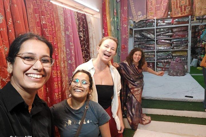 Udaipur Shopping bazaars by Tuk Tuk & shop with an Local guide