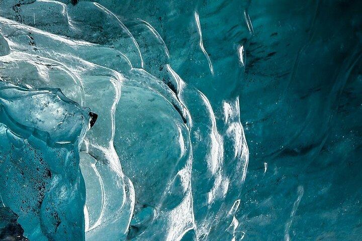 Bogdanovich Glacier tour with hotel pick up