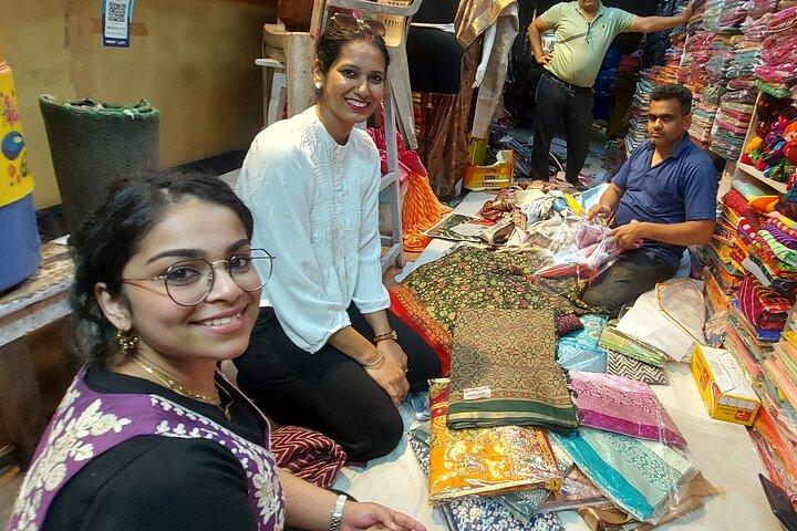 Udaipur Shopping bazaars by Tuk Tuk & shop with an Local guide