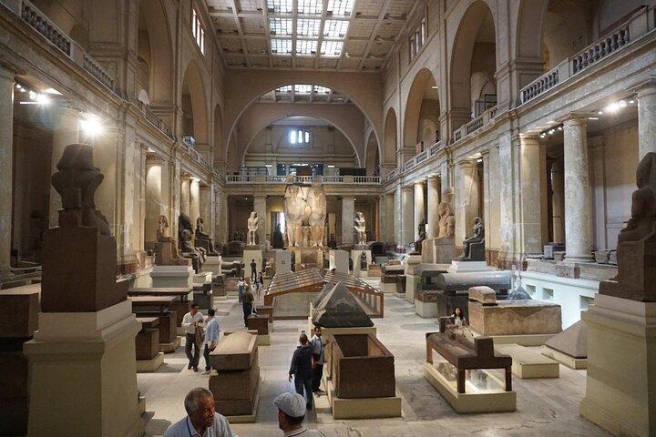 Giza Pyramids And Egyptian Museum Tour with Lunch