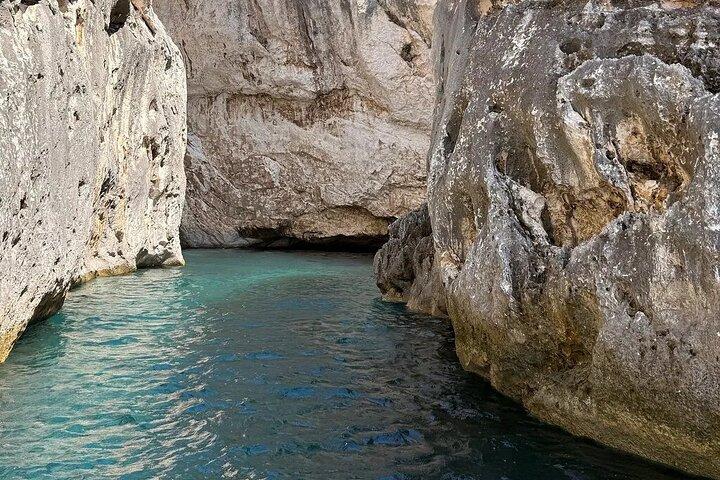 Secret Blue Cave, Grama Bay Speed Boat Tour