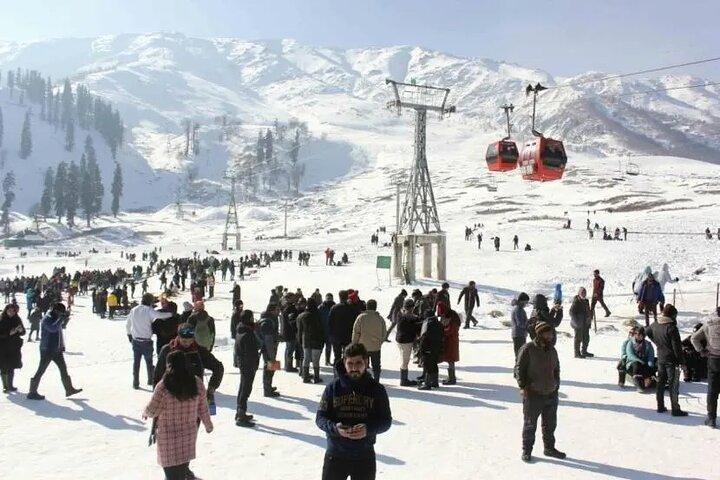 Gulmarg Day Trip in Kashmir from Srinagar with Pvt Car & Guide