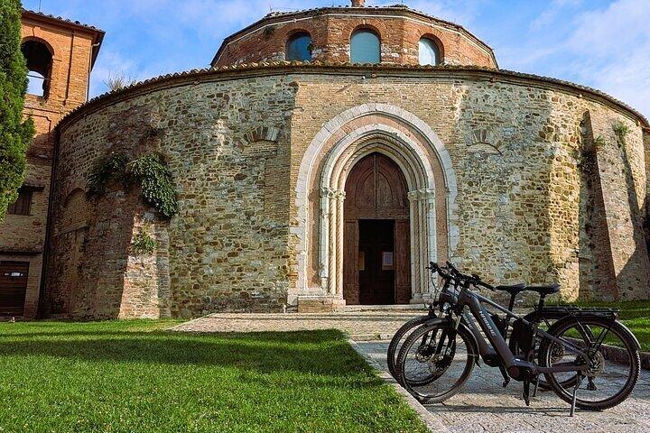 Perugia Choco E-Bike Tour and Visit to the Chocolate Museum