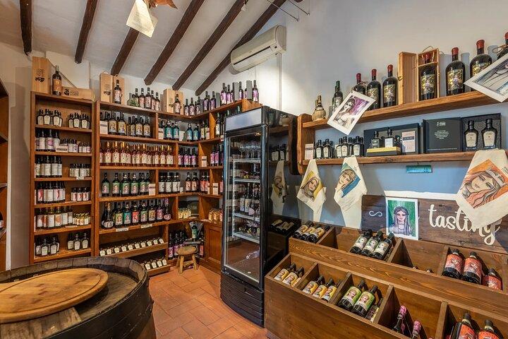 A Boutique Wine Experience in Monteriggioni castle