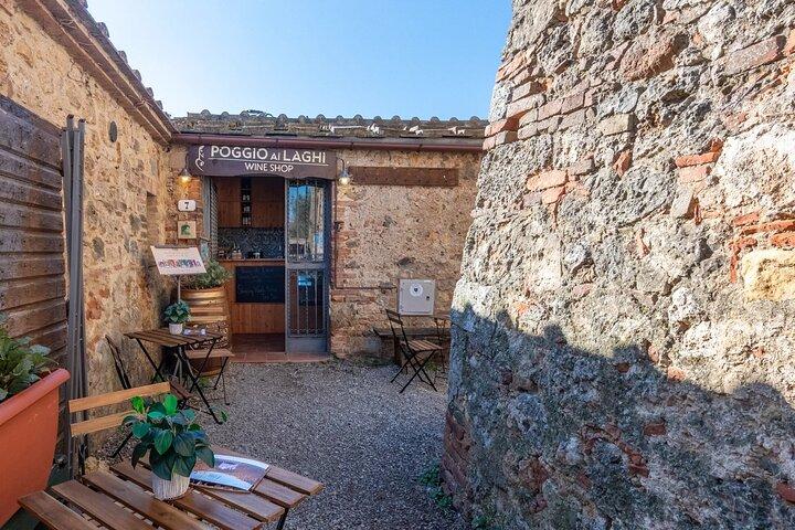 A Boutique Wine Experience in Monteriggioni castle
