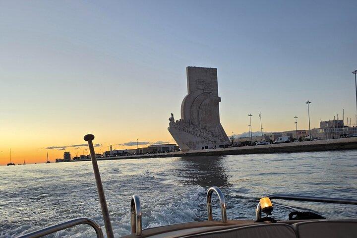Lisbon Luxury Sunset Boat Tour with open bar and Alentejo Tasting