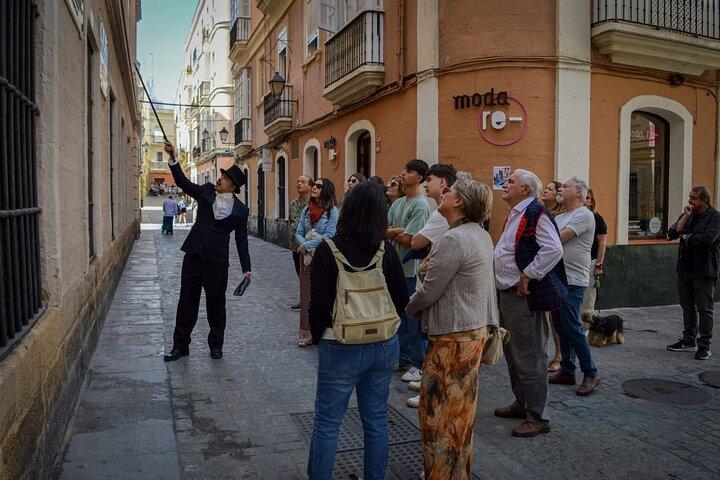 Tour of Cadiz : Journey to the Past through Historical Images