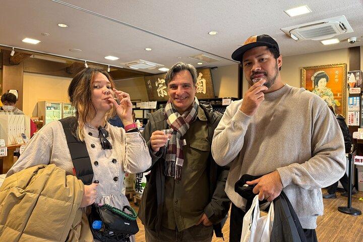 Kobe Sake Brewery Tasting and Lunch Tour with Local Guide