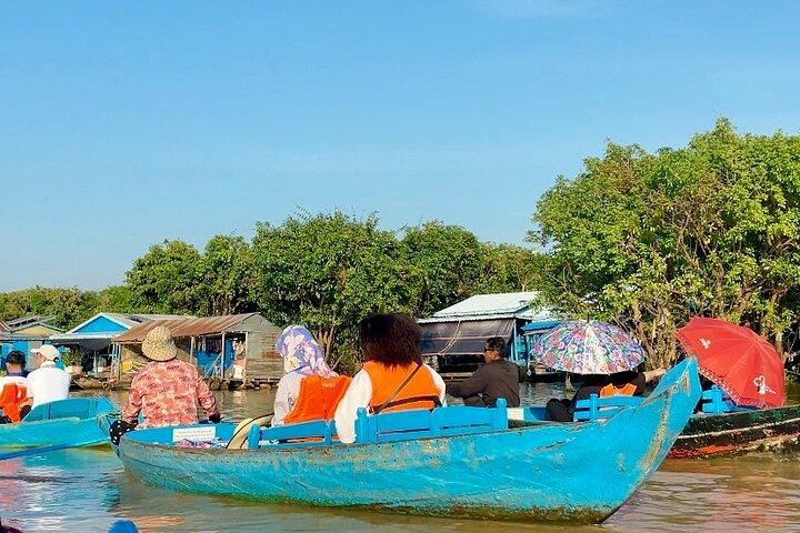 Chong Kneas Floating Village Rowing Boat Tour on Tonlé Sap Lake