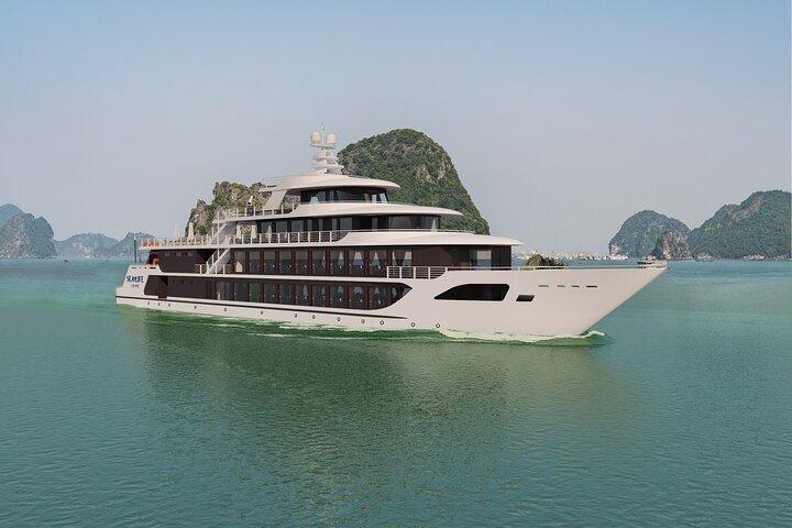 Sea Octopus Cruise – Premium Halong Bay Day Cruise