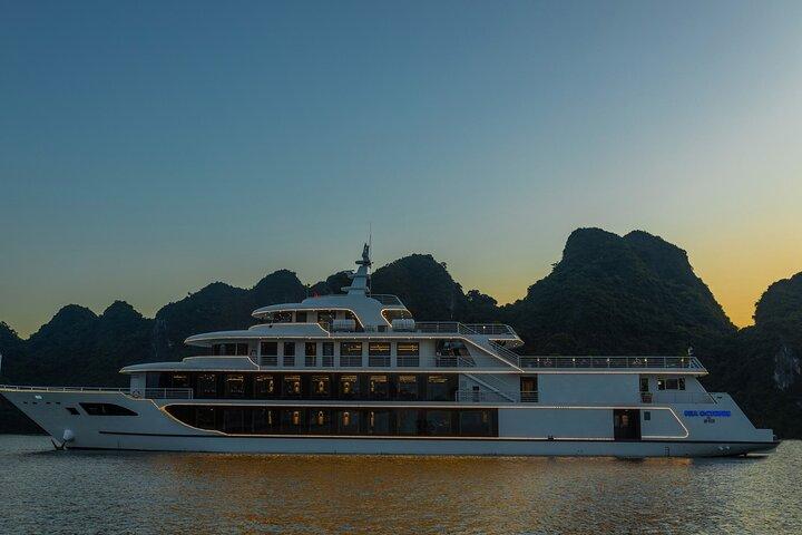 Sea Octopus Cruise – Premium Halong Bay Day Cruise