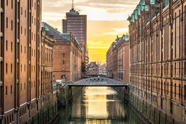 Hamburg Audio Guided Walking Tour 3h10 and 24 Audio Commentaries