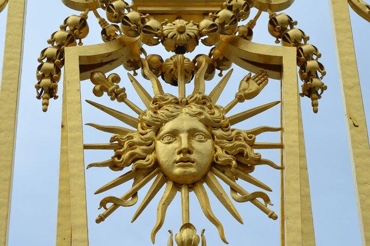 Versailles Palace & Garden Tour by Minivan from Paris with Ticket