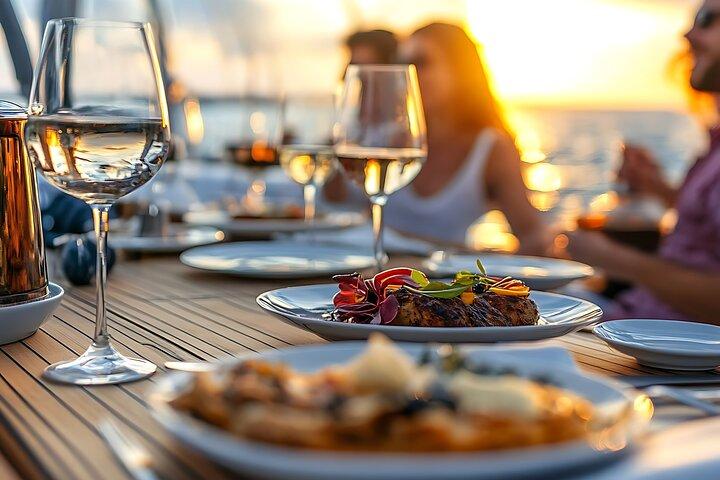 Sail & Dine Sailboat Tour With Sunset