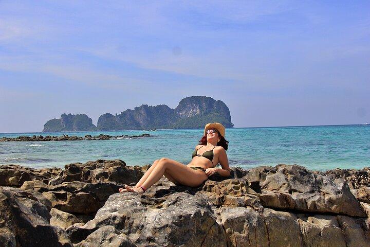 Phi Phi & Bamboo Islands w/ Lunch by Speedboat or Speed Catamaran
