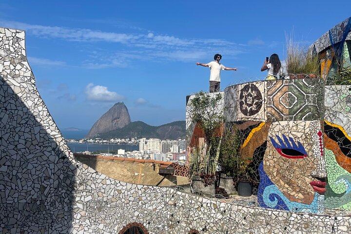 Rio : Visit to the football field FIFA STREET and Passeio Favela