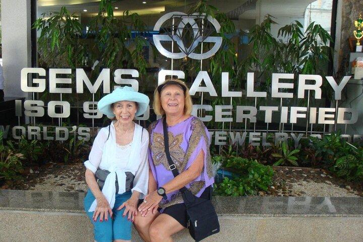 Gems Gallery Bangkok with Round Trip Hotel Transfers