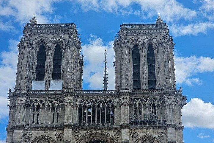 Notre-Dame Outdoor Guided Tour with Optional Cathedral Access