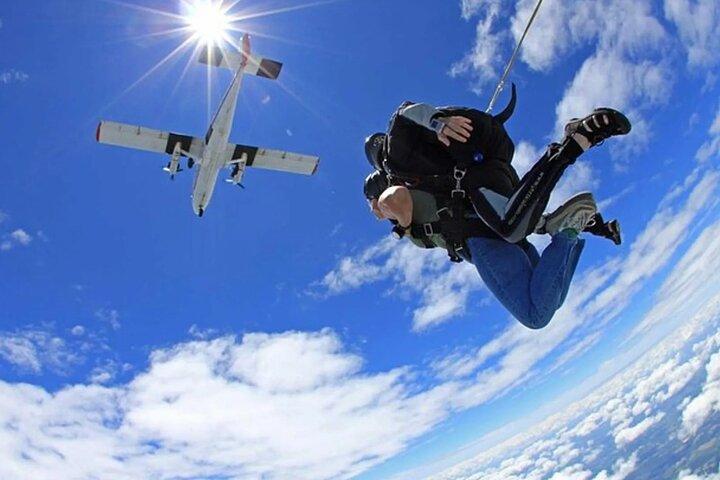 Pattaya Ocean View Tandem Skydiving with Transfers from Bangkok
