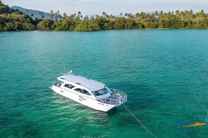 PHI PHI & MAYA & BAMBOO Premium Catamaran Max 28 pax