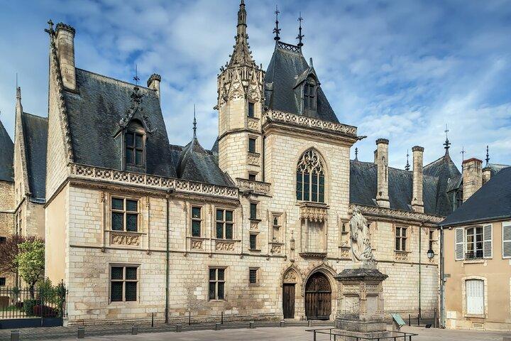 Bourges Walking tour 1h20 and 22 audio commentary