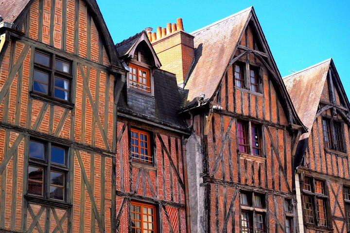Bourges Walking tour 1h20 and 22 audio commentary