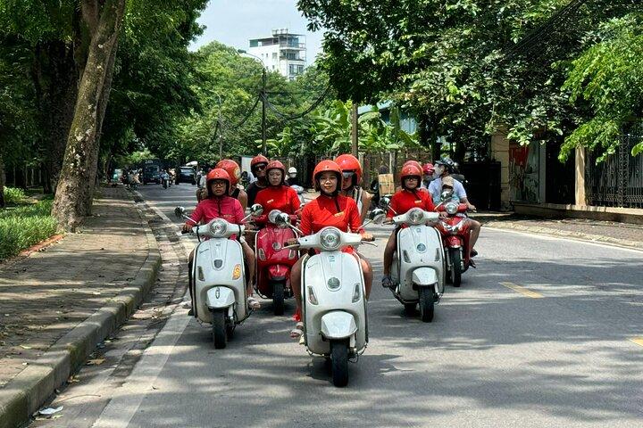 Hanoi Vespa in 3 Hours City Tour