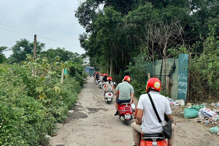 Hanoi Vespa in 3 Hours City Tour