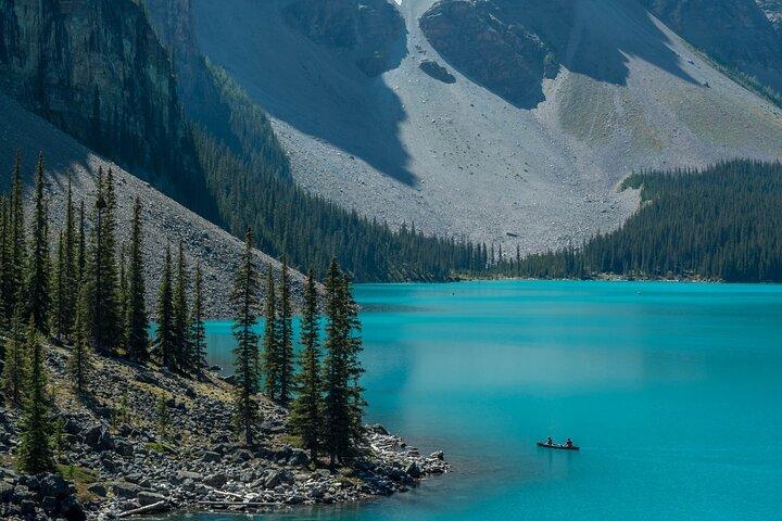 Lake Louise and Moraine Lake Small Group Day Tour from Banff