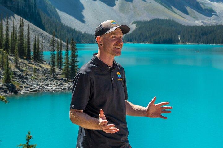 Lake Louise and Moraine Lake Small Group Day Tour from Banff