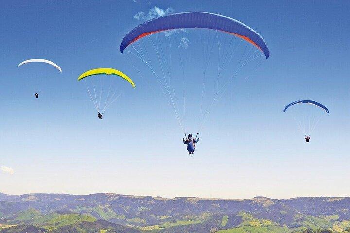 Marrakech: Paragliding over Agafay Desert & Atlas Mnt Views