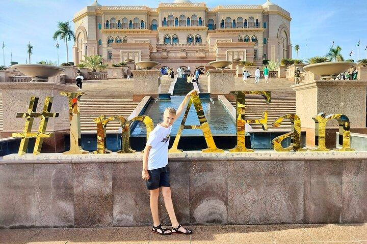 Dubai to Abu Dhabi City Tour: Capital Highlights with Transfer