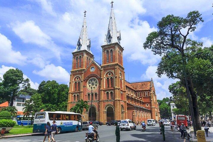 Cu Chi Tunnels and Saigon Day Tour