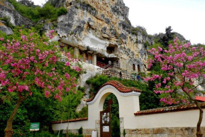 Bulgaria Day Tour to Ruse and Rusenski Lom Rock Churches