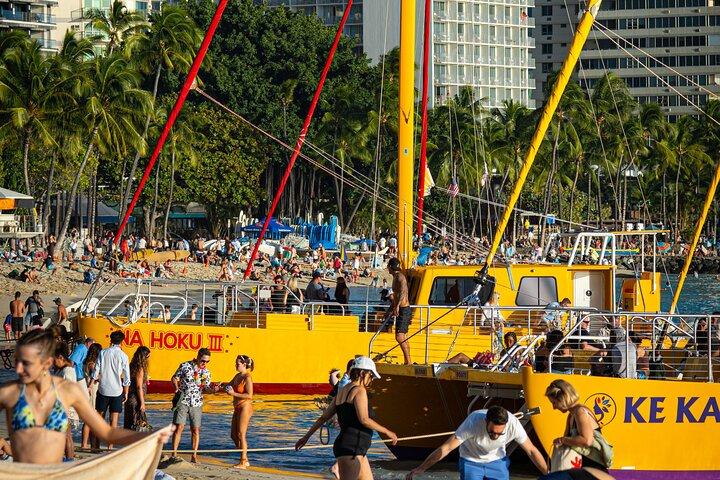 1 Hour Waikiki Sail on Na Hoku 3 Catamaran