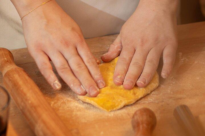 Florence: Tiramisu & Pasta Cooking Class with Unlimited Wine