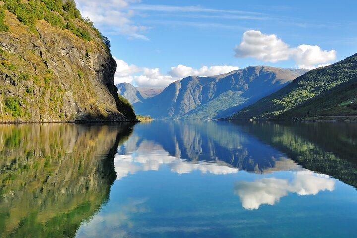 Bergen: Viking Village & UNESCO NærøyFjord Cruise to Flåm