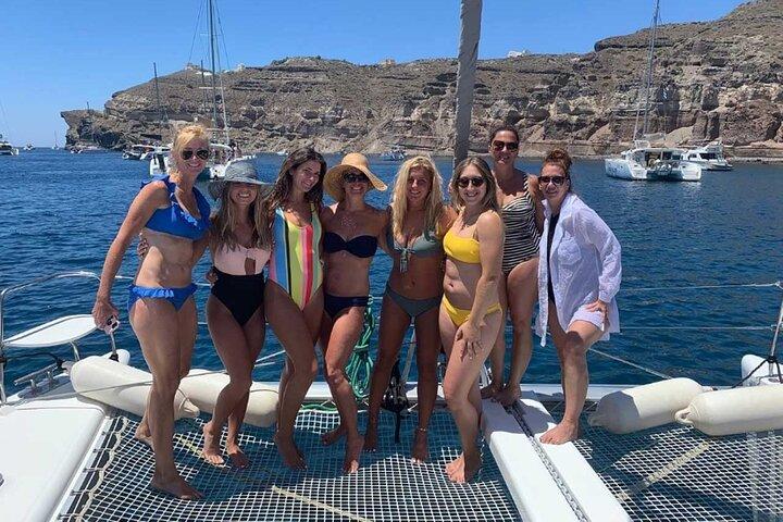 BYPASS CABLE CAR: Santorini Catamaran Tour for Cruise Travelers
