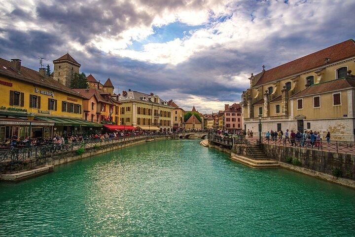 Private Geneva daytrip for Annecy Castle Tour