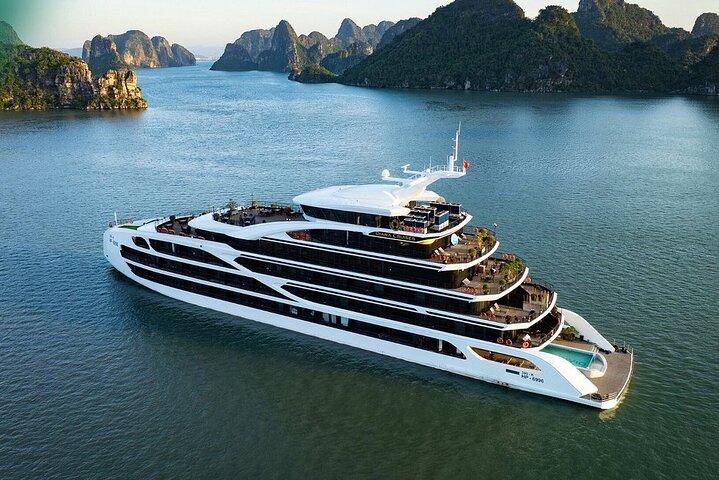 Diana 5-Star Luxury Cruise: 2 Days 1 Night to Halong & Lan Ha Bay