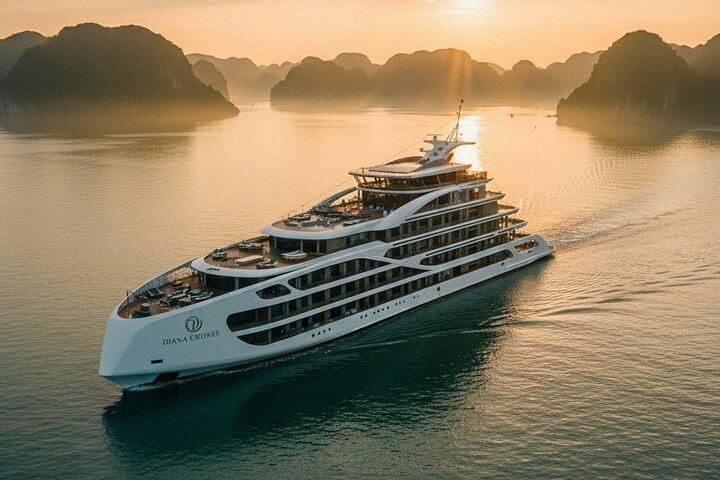 Diana 5-Star Luxury Cruise: 2 Days 1 Night to Halong & Lan Ha Bay