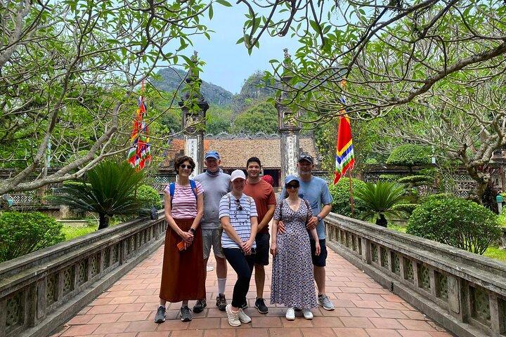 Hanoi: Luxury Ninh Binh Tour to Hoa Lu Capital & Tam Coc