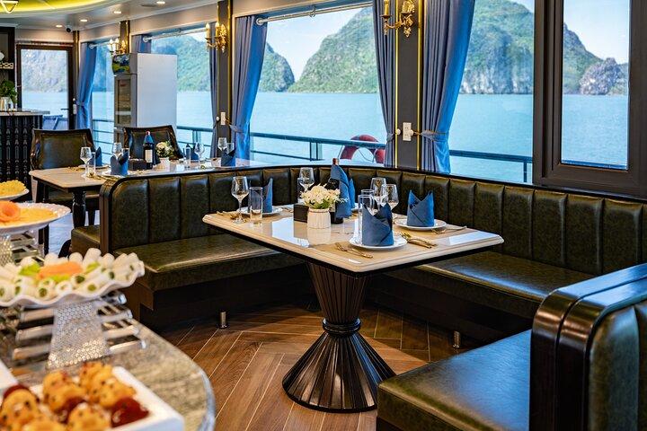 Hanoi to Ha Long Bay: Luxury Otis Day Cruise with Limousine